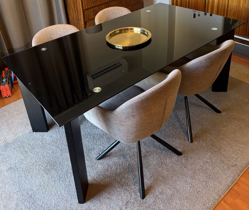 Mesa de jantar + 4 cadeiras