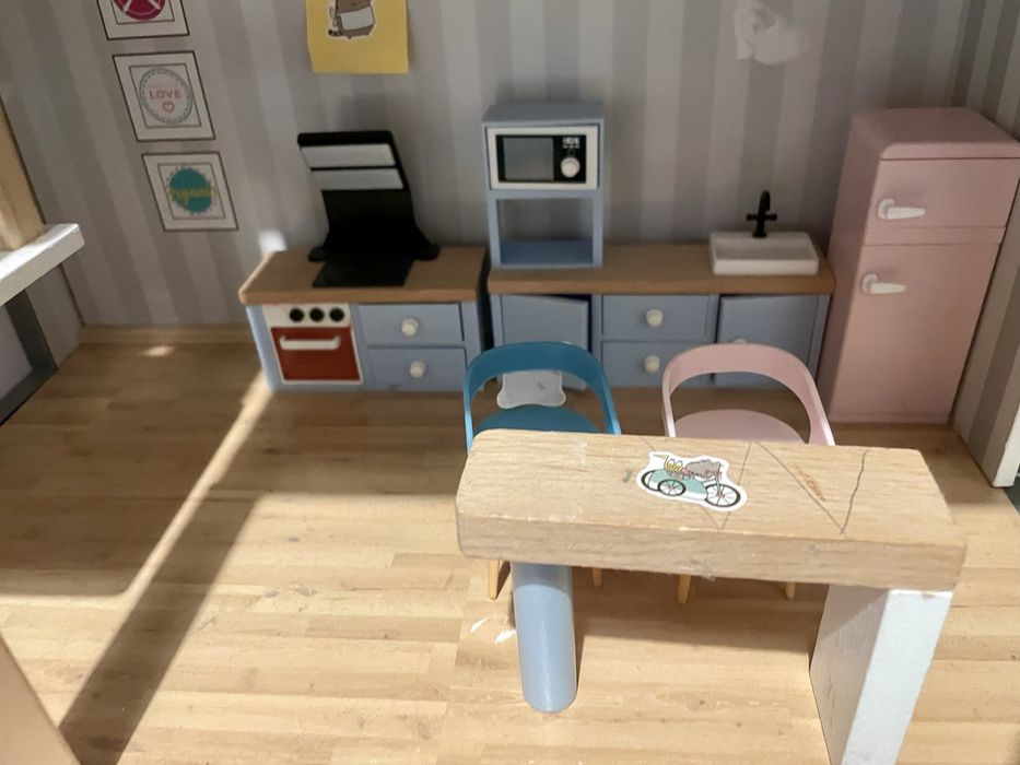 Domek dla lalek drewniany winda lidl