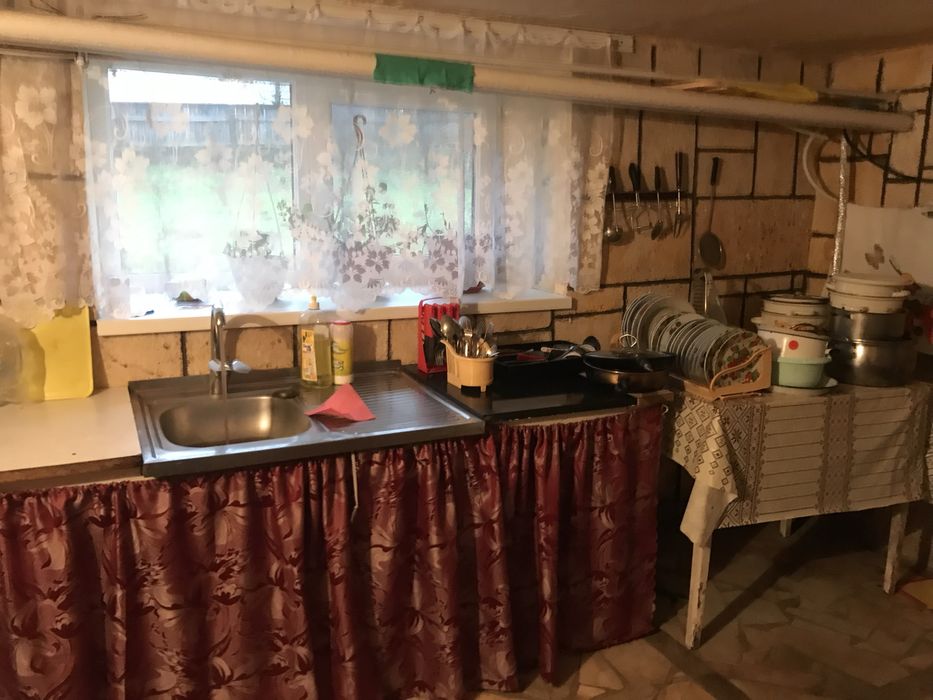 Здається будинок ,кімнати