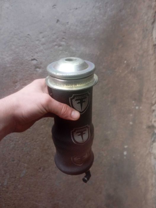 Пневмоподушка задня кабіни Reno Premium