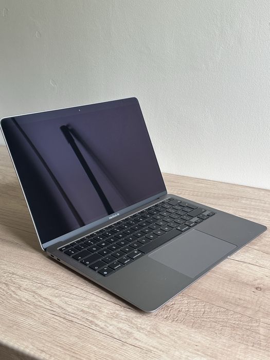 MacBook Air 13" M1 / 16GB RAM / 512GB SSD / Bateria 96% / Stan BDB