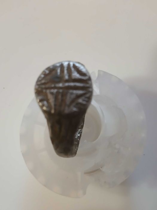 Продам  старовиний перстень