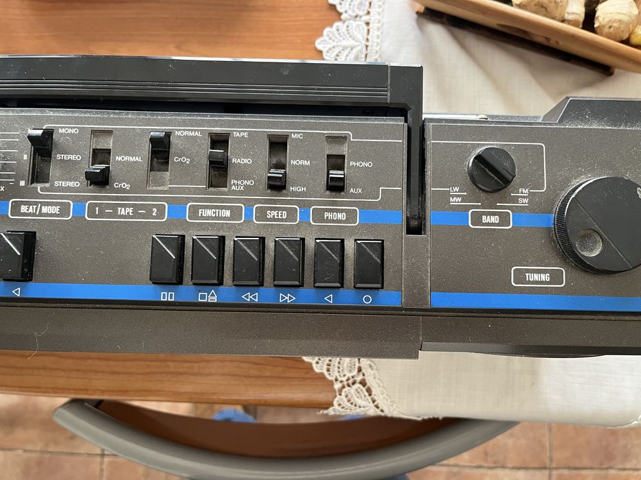 Aparelhagem de radio e cassetes