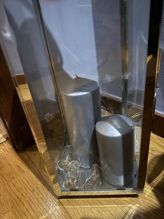 Lanterna com oferta das velas