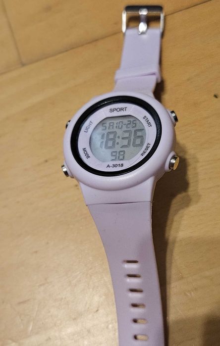 Zegarek cyfrowy A-3018 sportowy na rekę (fioletowy)