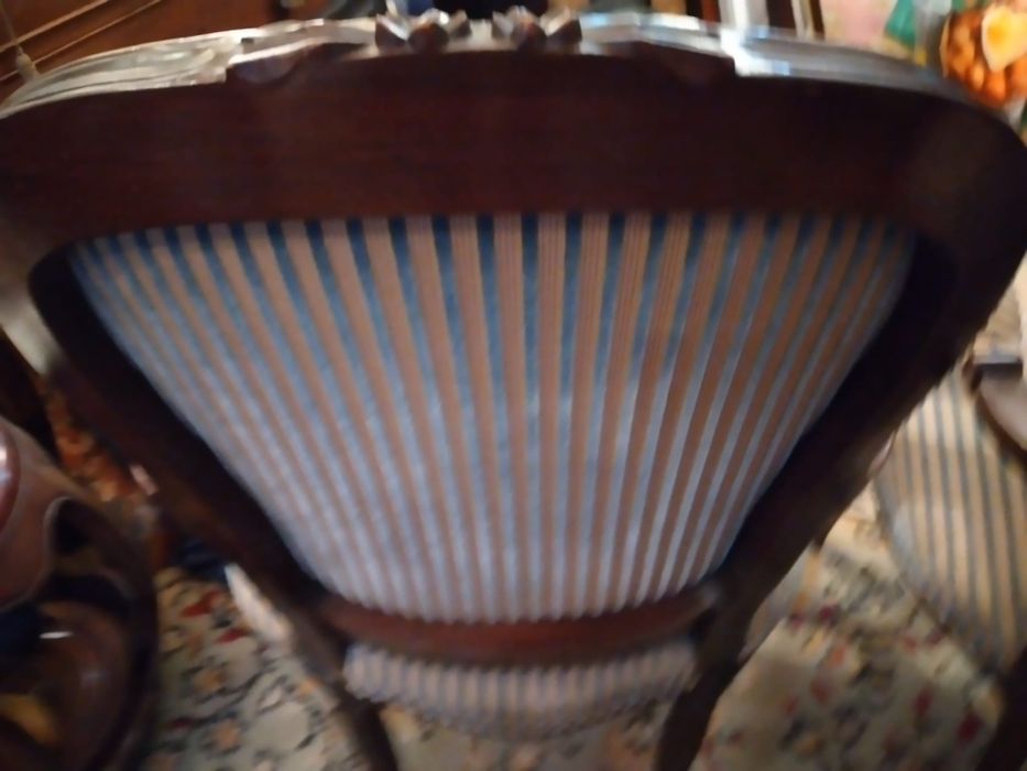 Par de cadeirões franceses em veludo.