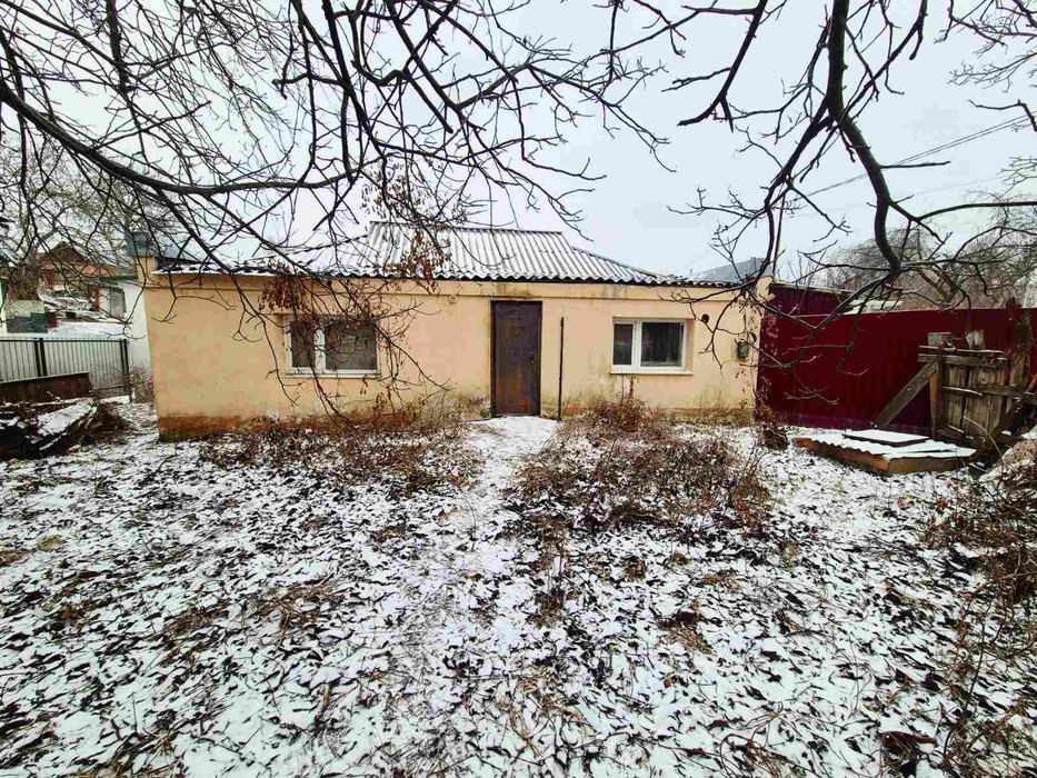 Пів Будинку з окремим подвірʼям.Кушівка