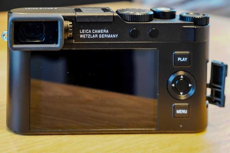 Leica D-lux 8, como nova