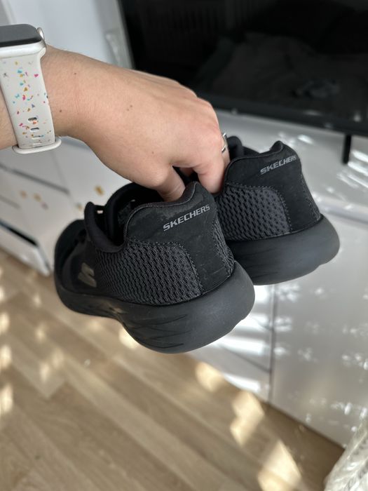 Кросівки бігові кросівки для спорту кросівки skechers