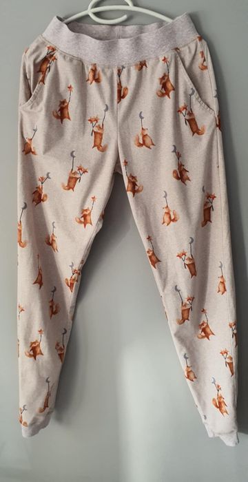 Piżama marki Next (bluza + spodnie).