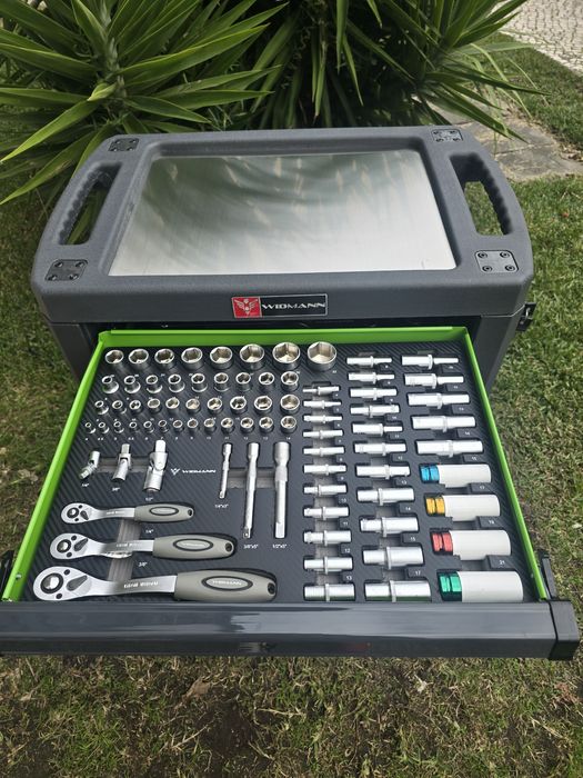 Carrinho de ferramentas 7 gavetas 6 completas  novo