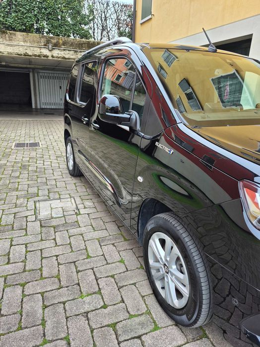 Авто Toyota proace city verso electric