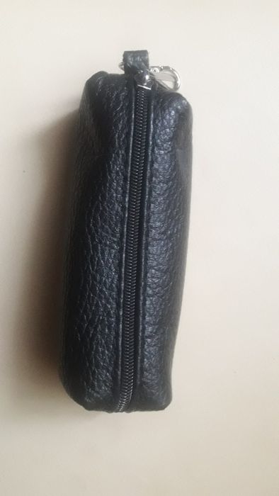Продам ключницу кожанную