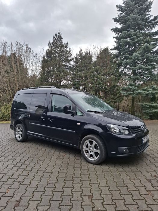 Volkswagen Caddy Maxi 2014 mały przebieg 7 osób