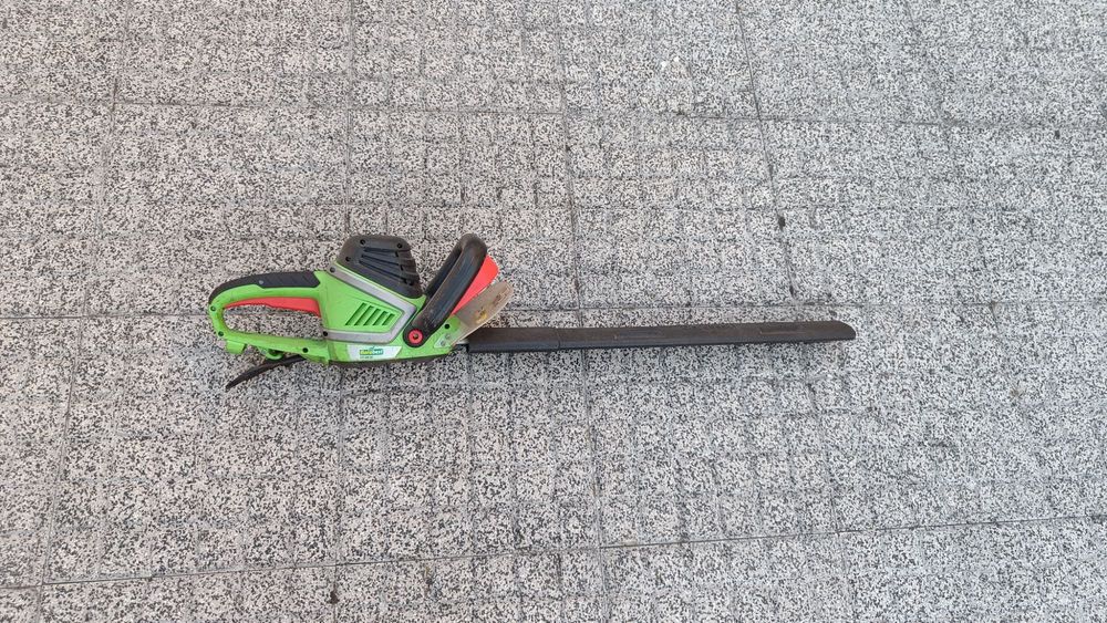 Aparador Sebes Eletrico - FLORA BEST FHT 600 D3