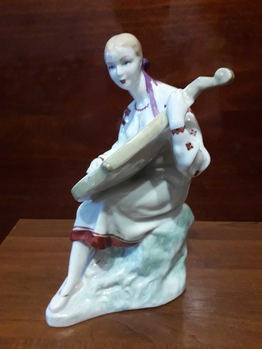 Статуетка «Рибак з неводом» та дівчина "Бандуристка" СРСР Полоне.