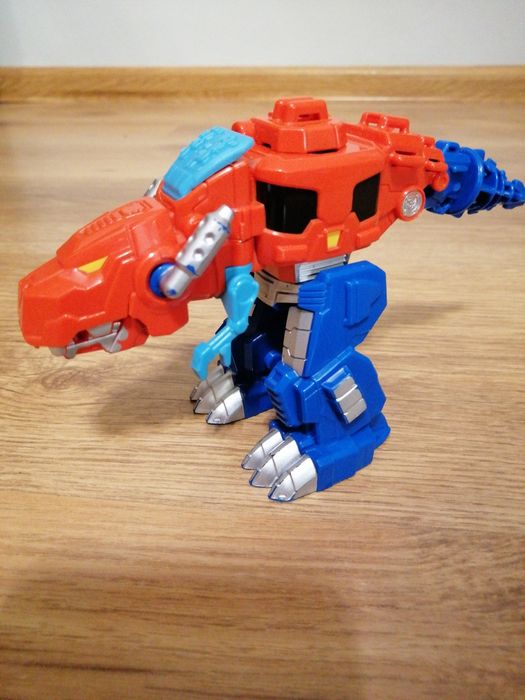 Figurka Optimus Prime...