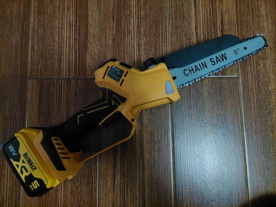 Piła akumulatorowa łańcuchowa DeWalt 8 cali
