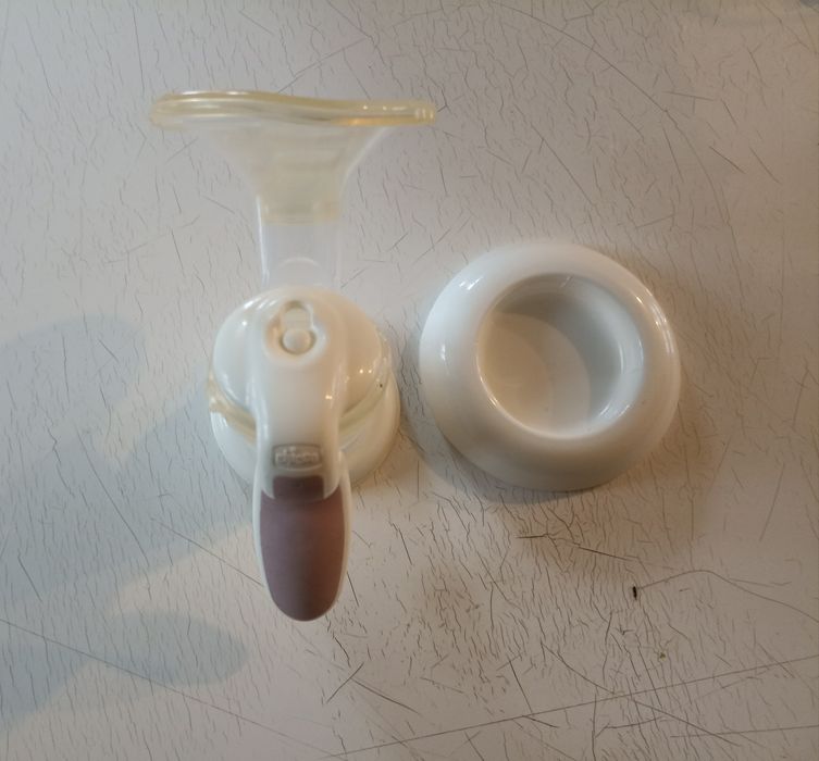 Bomba elétrica medela, bomba manual Chico e um copo coletor