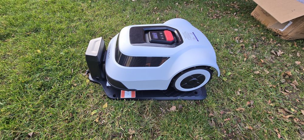 Robot koszący kosiarka automatyczna Anthbot 600m2