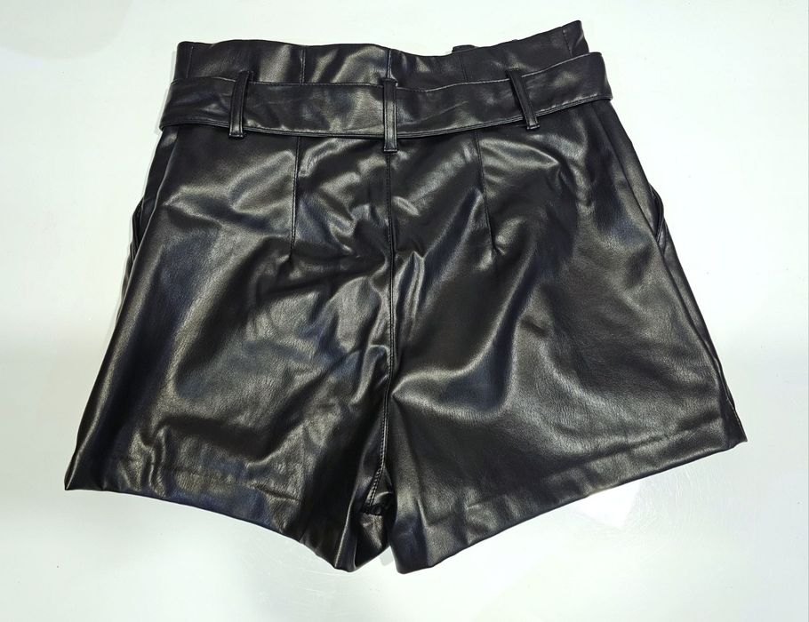 Szorty z ekoskóry H&M Divided.