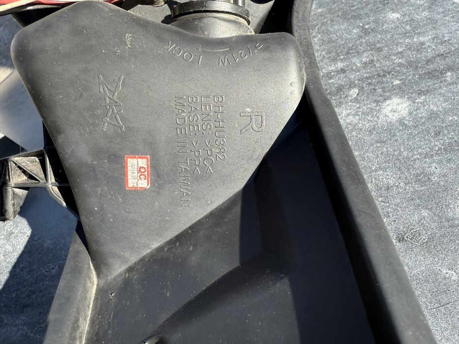 Farol / Otica Direito Ford Mondeo MK4