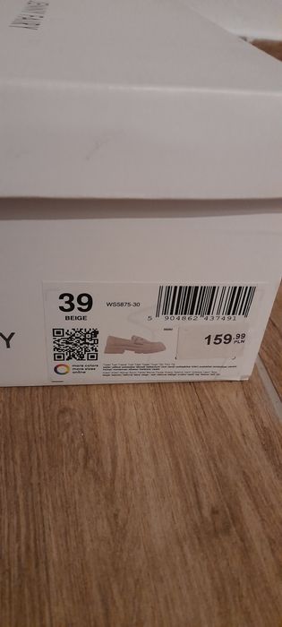 Nowe półbuty rozm. 39