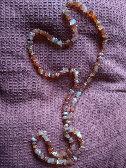 Colares de pedras naturais