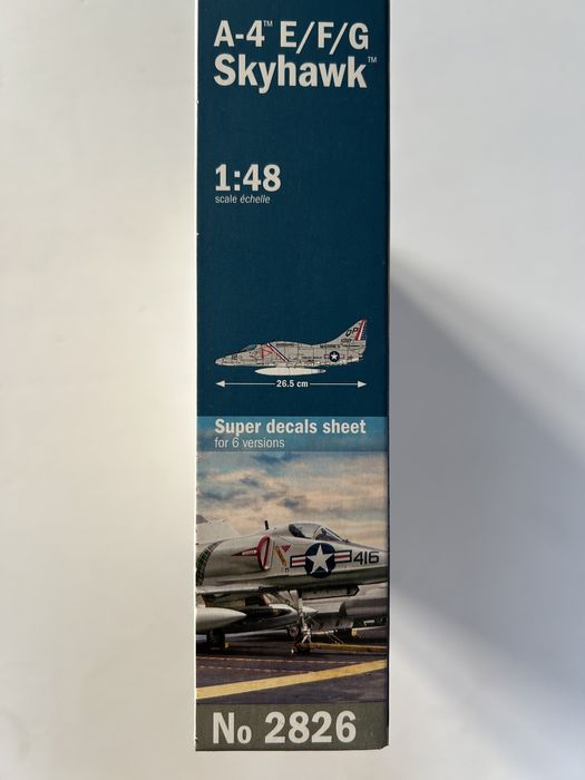 Samolot A-4 E/F/G Skyhawk model do sklejenia Italeri 2826