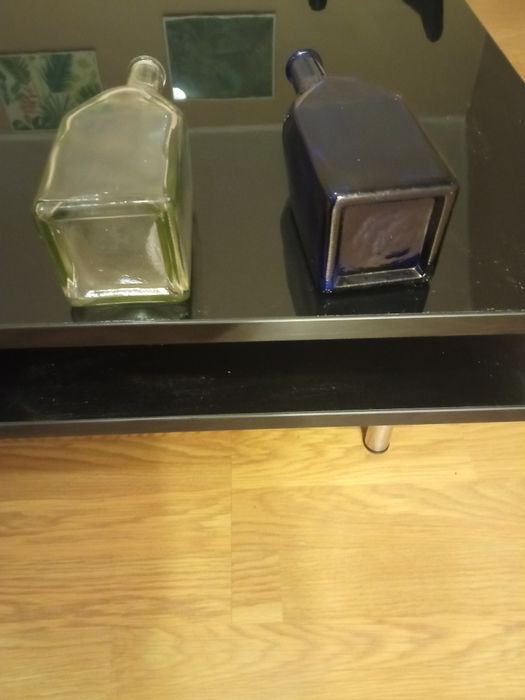 kolekcja ozdobnych buteleczek ikea