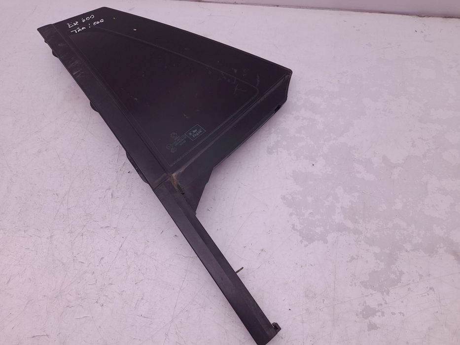Vidro triangular da porta trás esquerdo BMW X1 (F48)