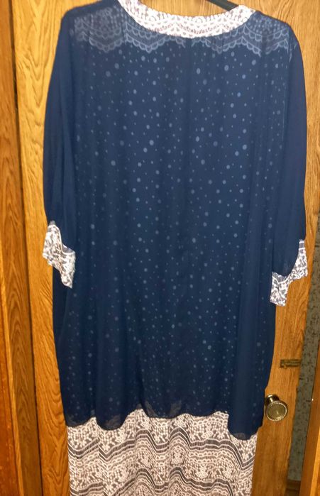 Плаття трикотажне з шифоновою накидкою. Нове. Розмір 56.