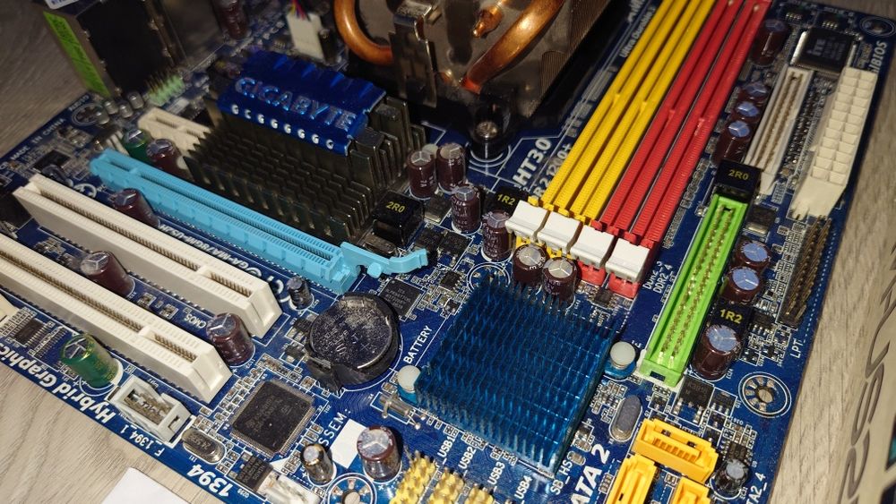 Płyta główna Gigabyte MA78GM-US2H + procesor AMD Phenom X4 64 4 rdzeń