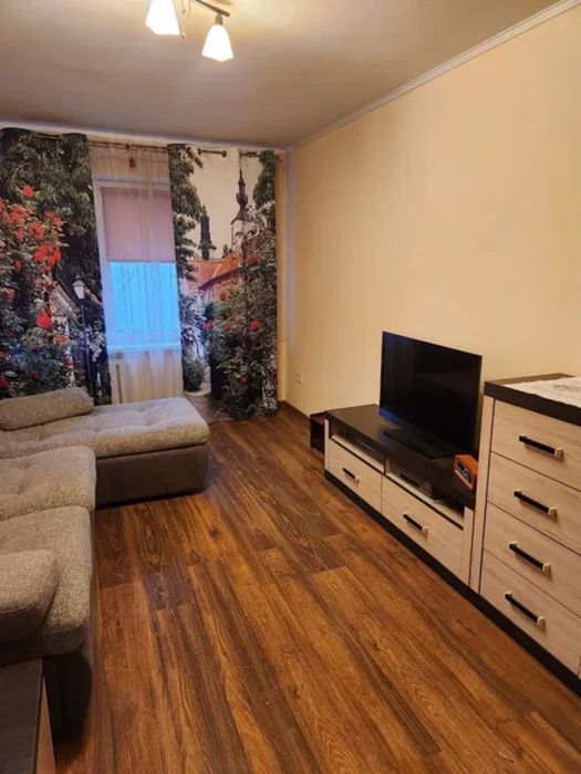 3 - комн. квартира 68 м. кв. ул. Строителей. Хорошее состояние. Мебель. Техника.