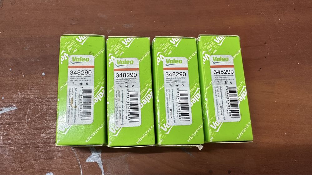 Бензиновые форсунки 1.8т Valeo