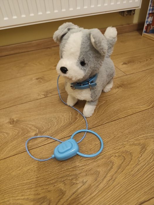 Piesek interaktywny chodzi szczeka