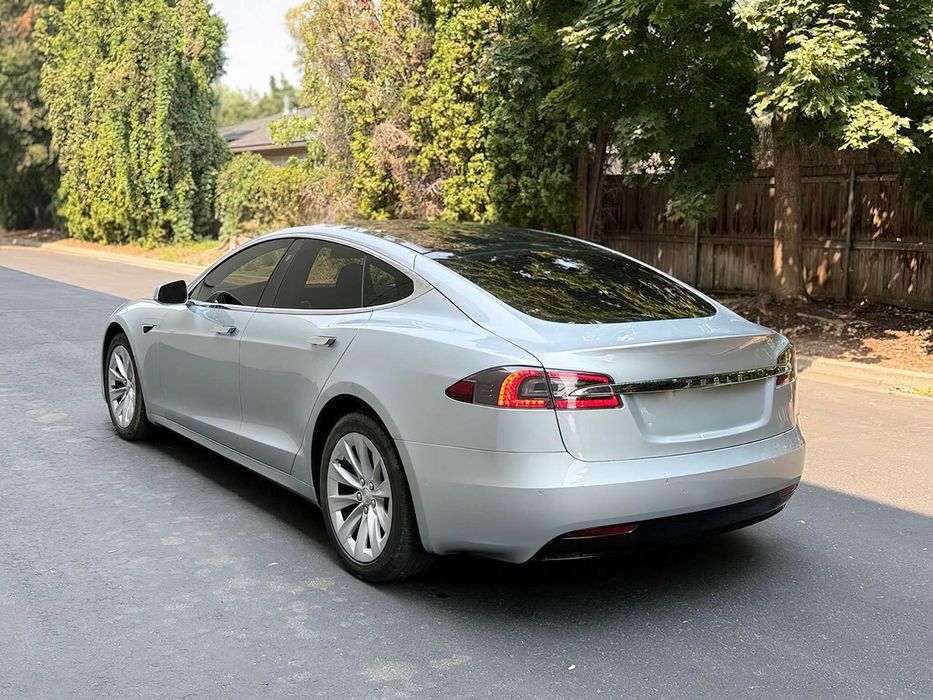 Tesla Model S 100D      2017