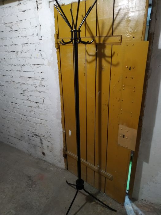 Wieszak metalowy stojący loft PRL