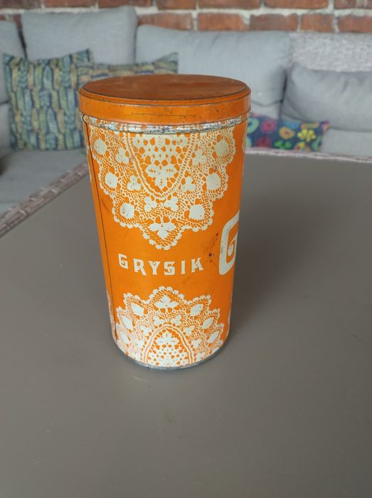 PRL stara puszka zmetalowa GRYSIK