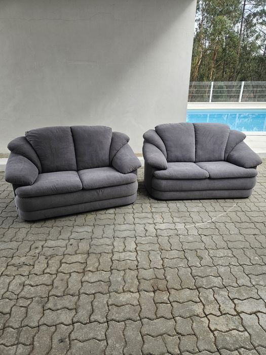 2 sofas em conjunto