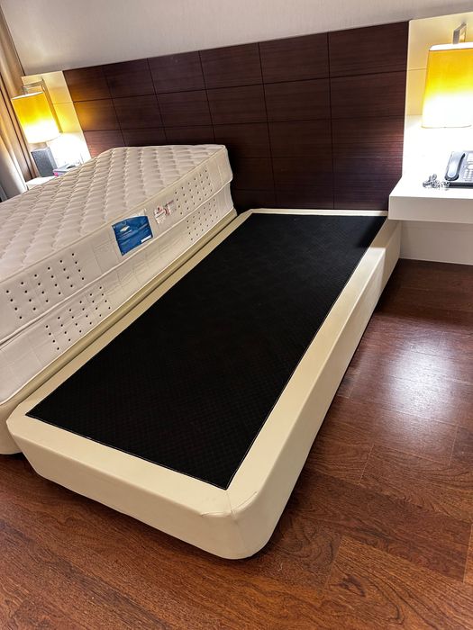 2 camas 100x200 cm com colchões Lusocolchão 2 Single Beds w/Mattresses