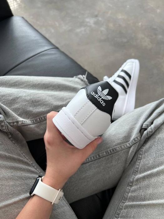 Adidas Superstar black