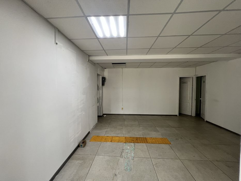 Оренда торгівельного приміщення, 56м2, вул. Автозаводська