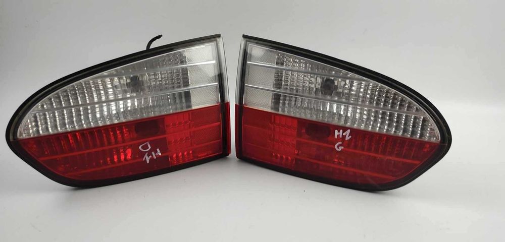 Lewa/Prawa Lampa w klapę Tył/tylna HYUNDAI H1 IDEALNA