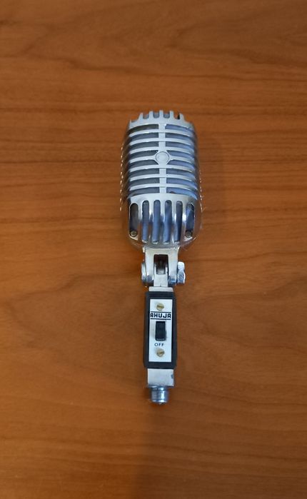 Microfone Vintage da década de 50
