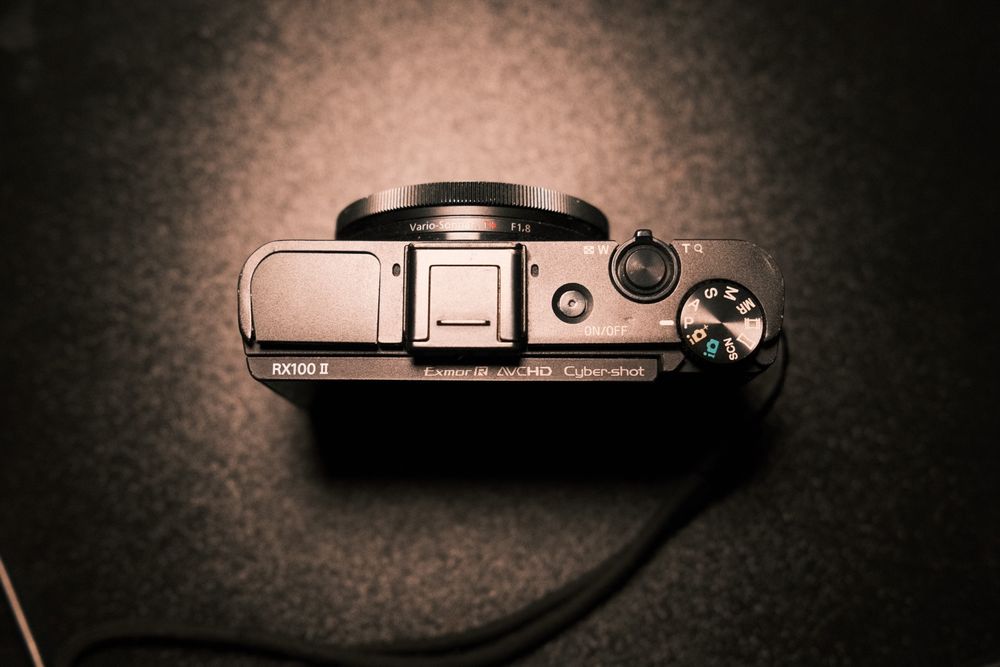 Sony RX100 II (uszkodzona obudowa)