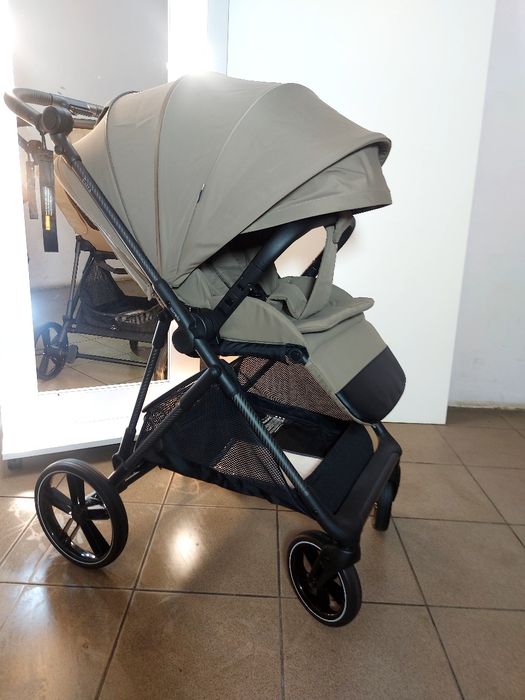 Коляска новинка 2026 року  CARRELLO Extra  від мами  до мами
