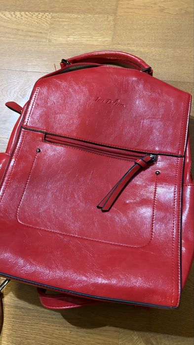 Inez Delure. Piekny plecak z lakierowanej skóry eco