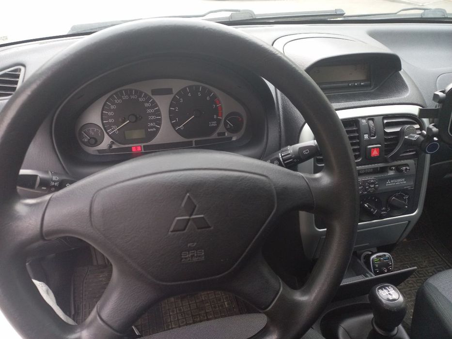 Mitsubishi Carisma 2003 1.6 бензин