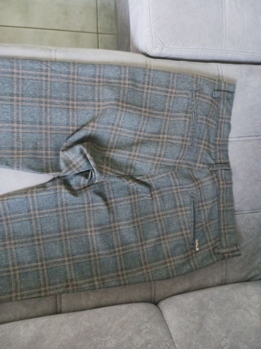 Spodnie męskie w kratkę